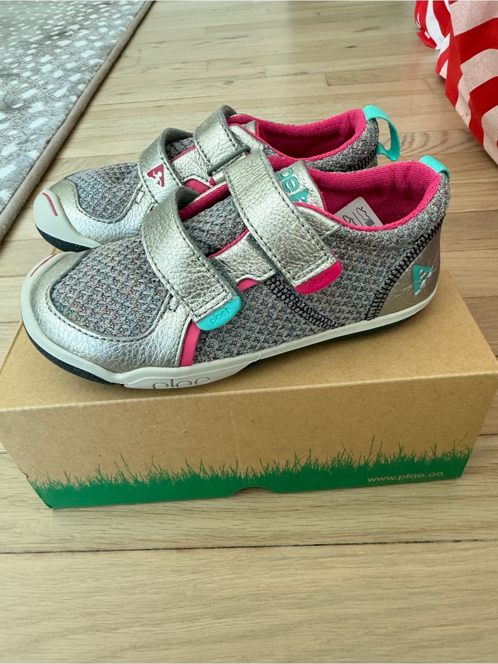 Plae HEMATITE sneakers size 11 NIB - Picture 2 of 5